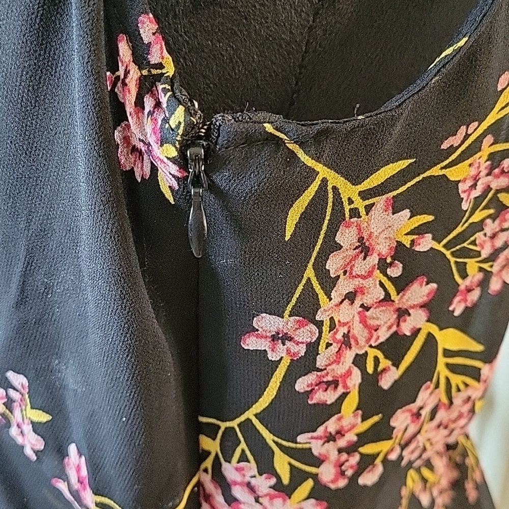 Black And Floral Print Layered Sheer Overlay Maxi Dress - Picture 16 of 16